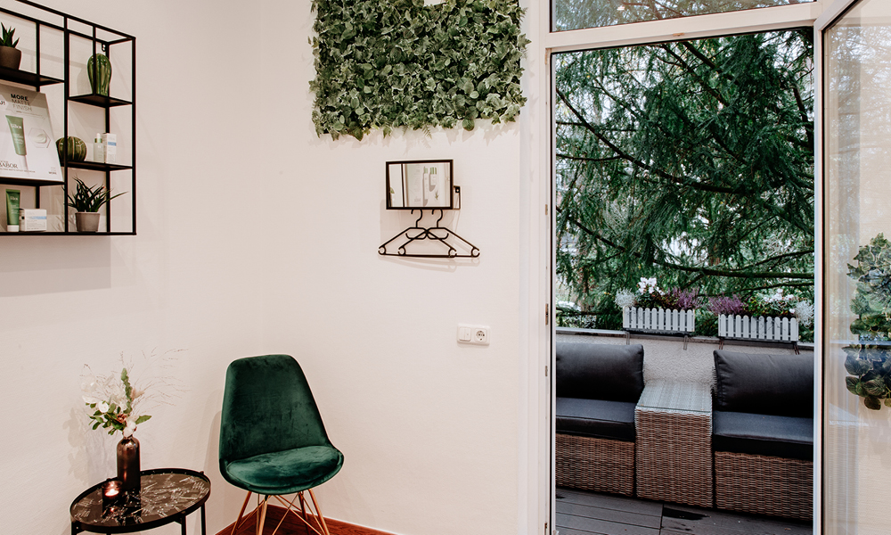 Slider Behandlungsraum Terasse